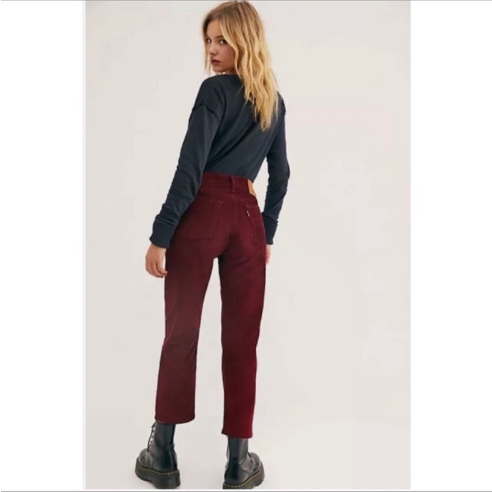 Levi's Women's Straight Leg Pants in Burgundy